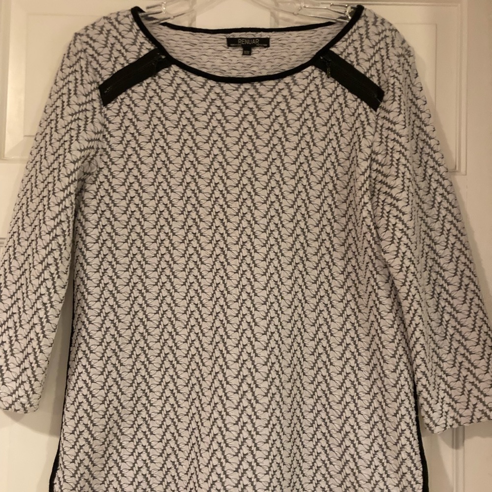 Edgy Renuar Sample Top from NYC